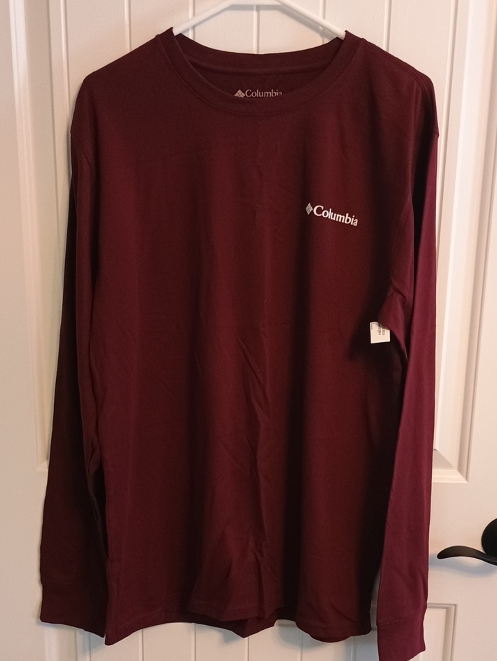 NWT Men's M Columbia Long Sleeve Tee in Burgundy- "Sasquatch Santa"
